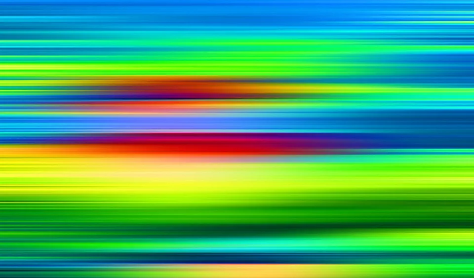 Abstraktes Bild aus waagerechten, verwischten Streifen in Blau, Grün, Gelb, Rot und Orange, die von links nach rechts ineinanderlaufen.