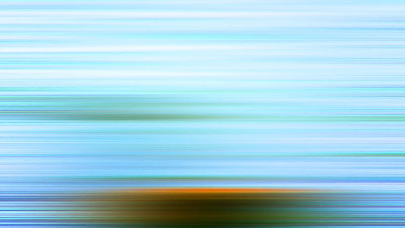 Abstrakte, horizontal verwischte Streifen in Hellblau, Weiß und Türkis, unten ein dunkler grün-oranger Bereich.