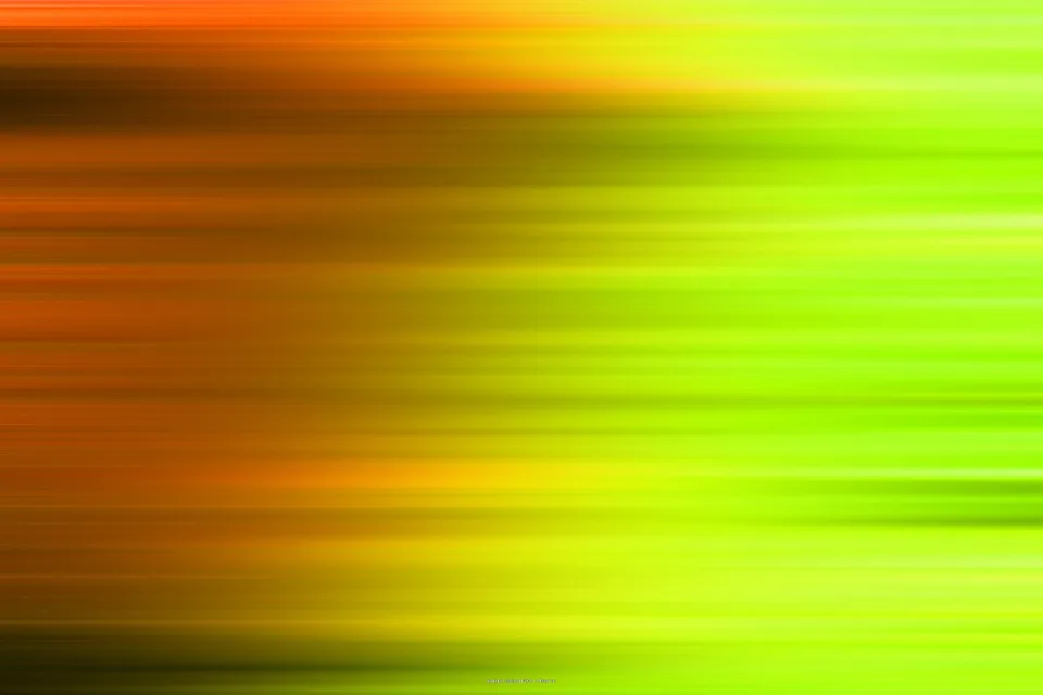 Abstrakte horizontale Streifen aus Orange, Braun und Grün, links dunkler, rechts hell leuchtendes Gelbgrün, wie bei einer Wischbewegung verwischt.
