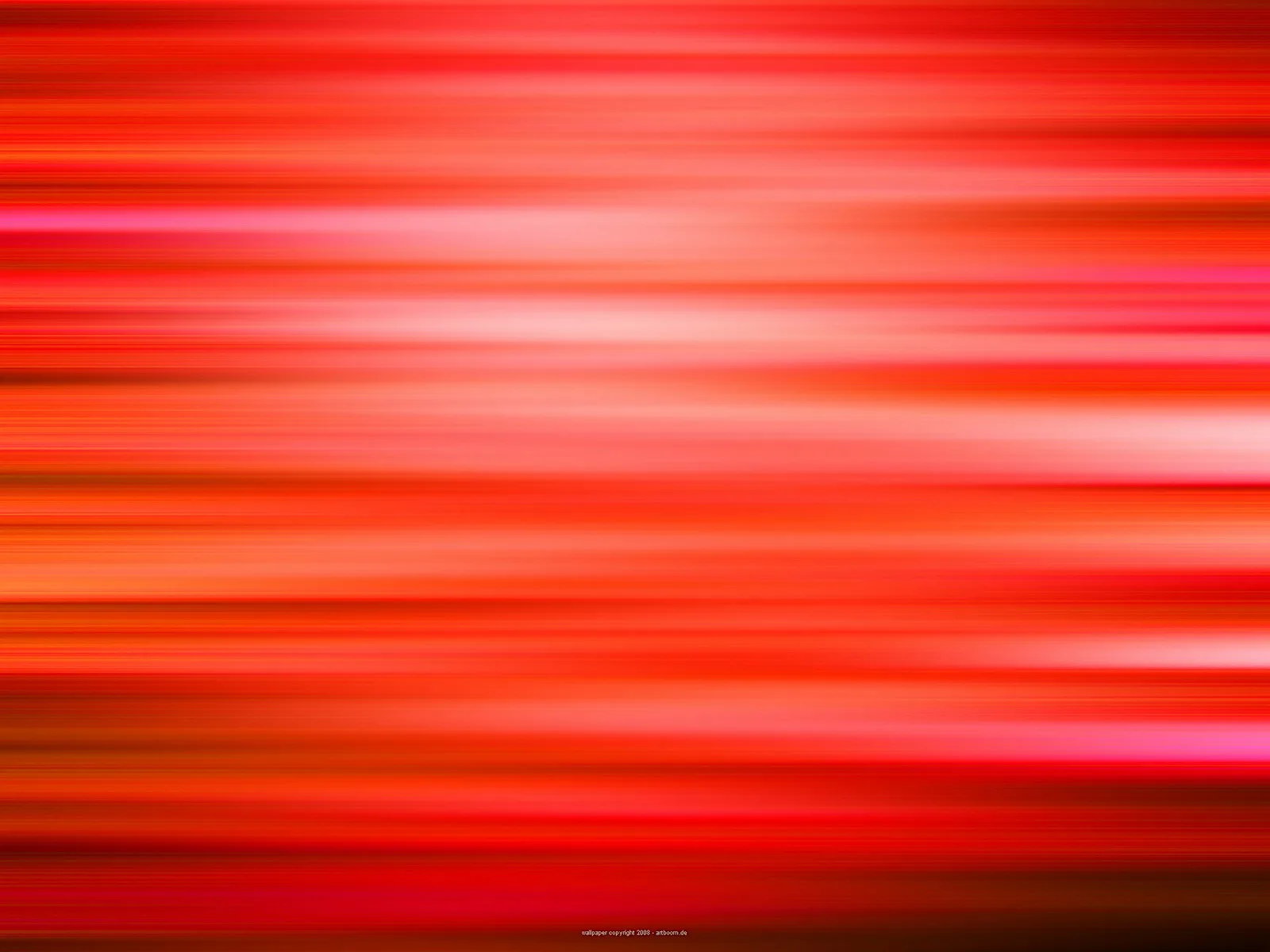 Abstrakte Komposition aus horizontalen, verwischten Streifen in Rot, Orange und Pink, unten dunkler werdend.