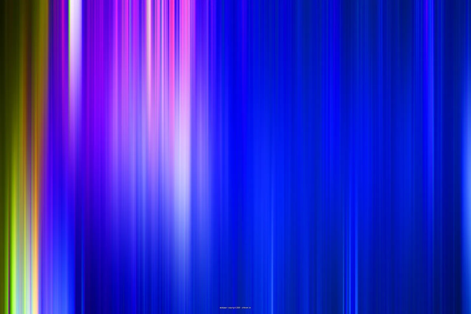 Abstrakte vertikale Streifen in Blau, Violett und Pink, links von Gelb und Olivgrün durchzogen, nach rechts in dunkleres Blau übergehend.