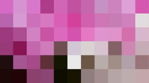 Grobes Pixelmosaik aus rosa, lila, braunen und dunklen Quadraten