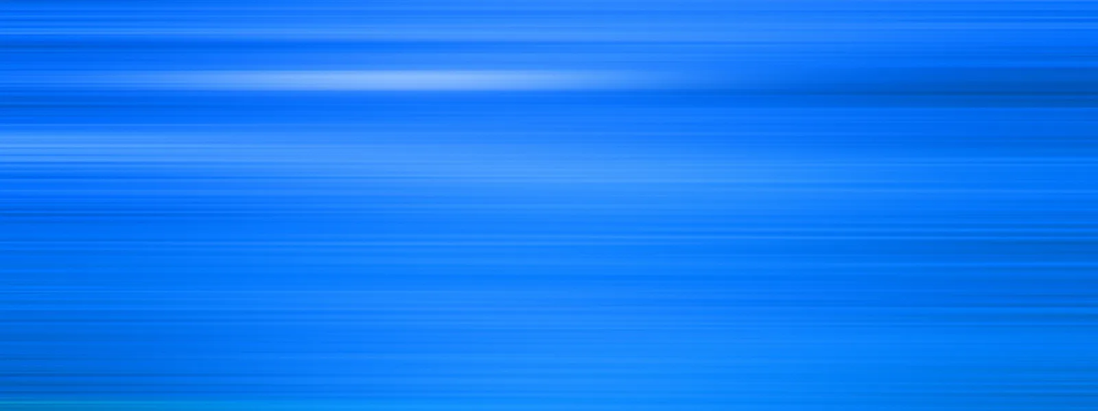 Abstrakter Hintergrund aus horizontalen blauen Streifen mit hellerem Lichtschimmer im oberen Drittel.