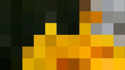 Pixeliges Mosaik aus dunklen Grün- und Schwarztönen links und oben, grauen und blauen Blöcken oben rechts und warmen Gelb- und Orangeblöcken im unteren Bereich.