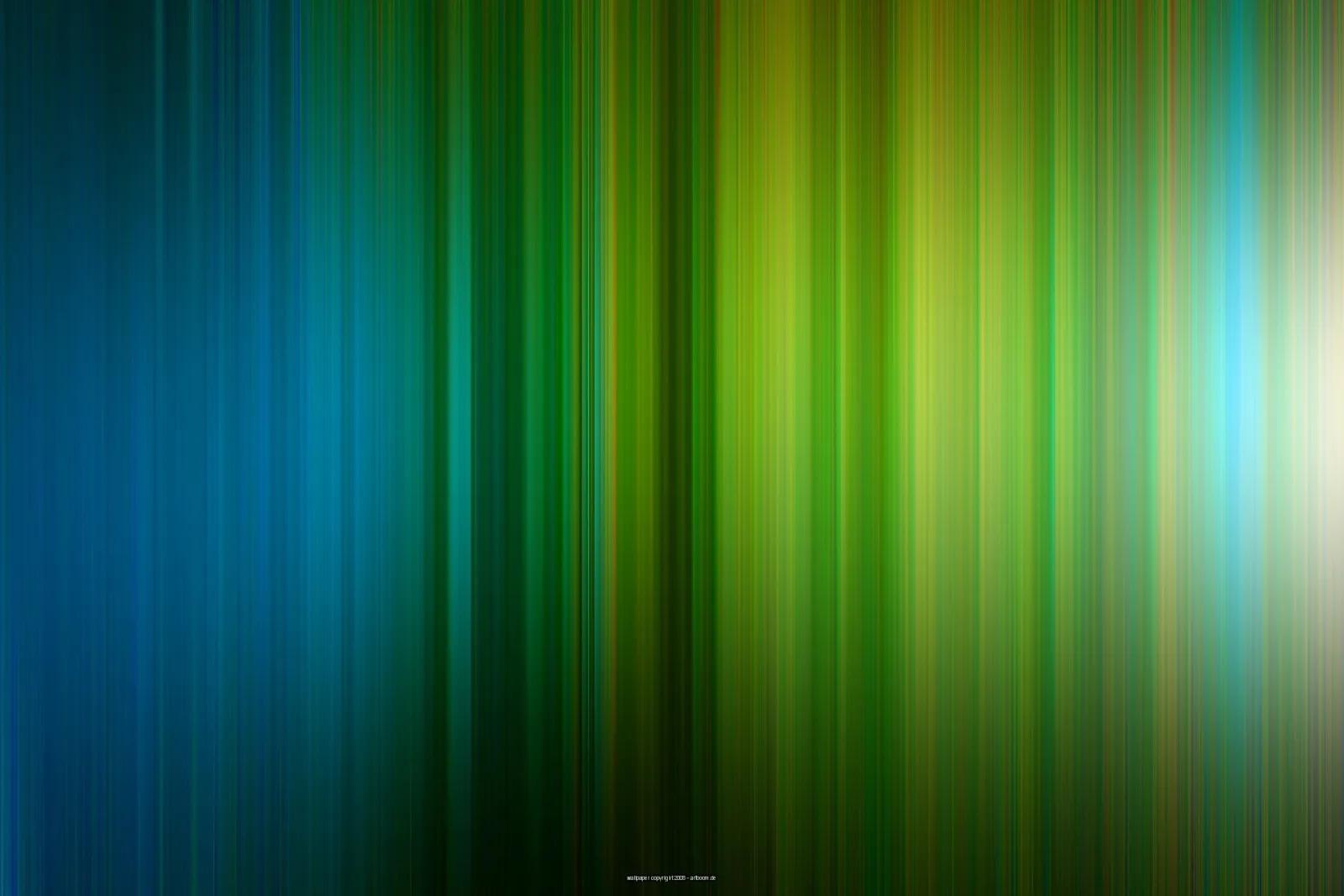 Abstrakter Verlauf aus senkrechten, unscharfen Linien in Blau, Grün und Gelb, rechts ein heller cyanfarbener Lichtschimmer.