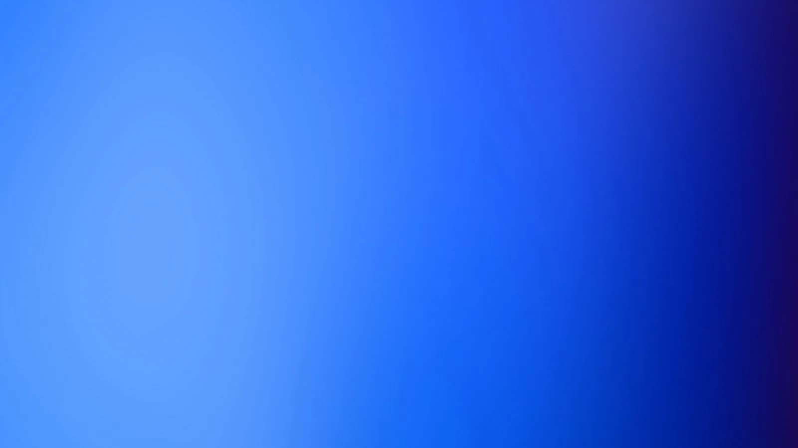 Weicher Verlauf von hellem Blau links nach dunklem Indigo rechts, ohne erkennbare Motive oder Linien.
