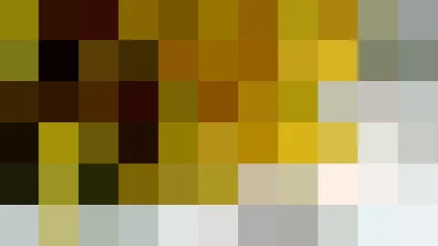 Abstraktes Raster aus quadratischen Farbfeldern in Ocker, Braun, Gelb, Grau und Beige, das von dunklen Tönen links zu hellen Tönen rechts übergeht.