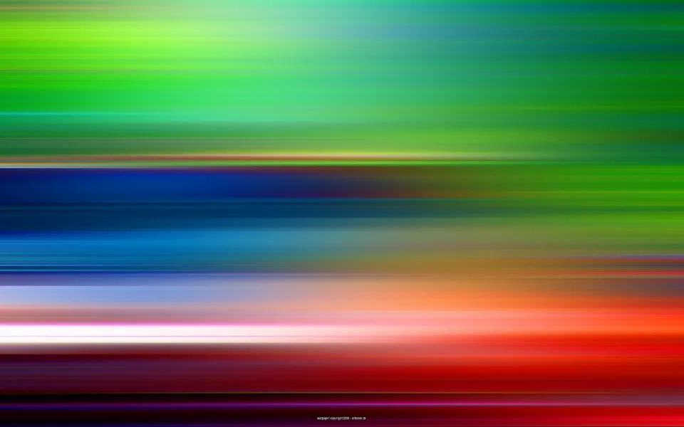 Horizontal verwischte Streifen in Grün, Blau, Orange und Rot, die von oben nach unten ineinander übergehen, mit einer weißen Lichtlinie in der unteren Hälfte.