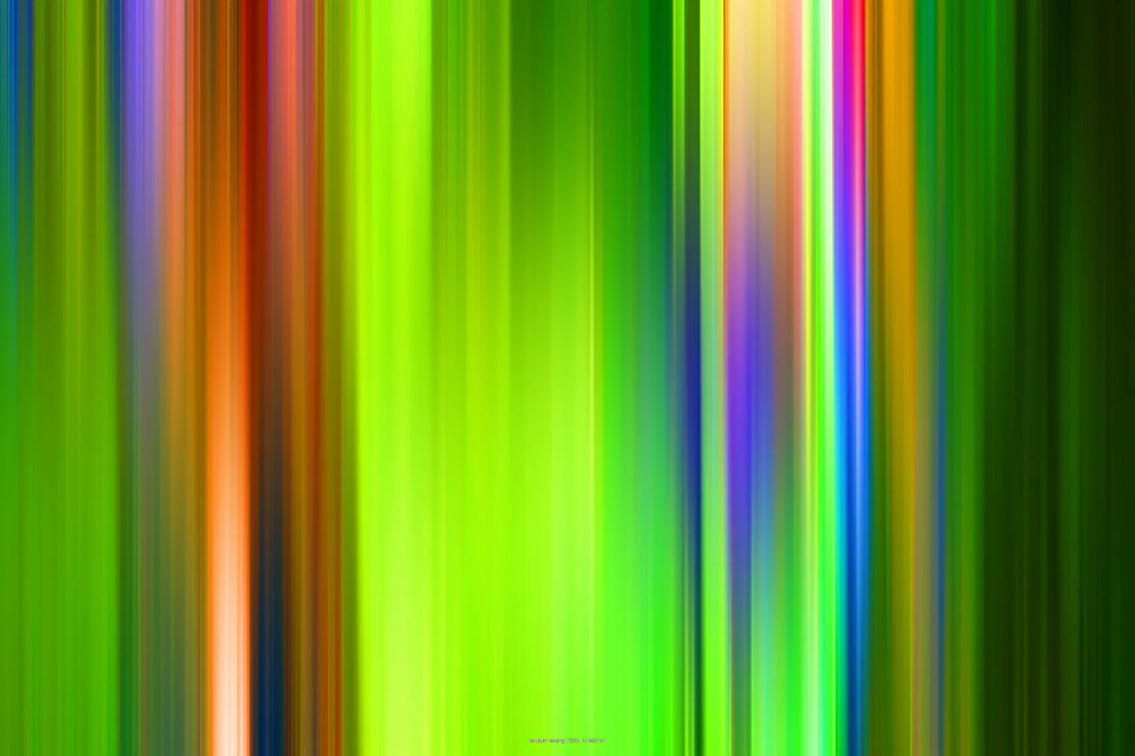 Abstraktes Bild aus vertikalen, unscharfen Streifen in Grün, Gelb, Orange, Violett und Blau, das in der Mitte am hellsten leuchtet.
