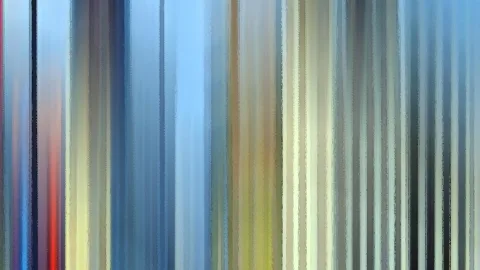 Abstrakte Komposition aus senkrechten, verwischten Streifen in Blau, Beige, Gelb, Grau und einzelnen roten Akzenten.