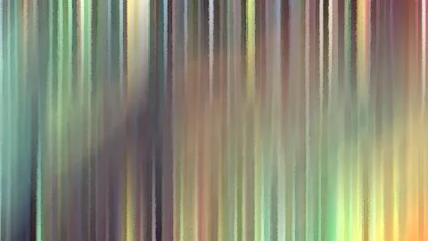 Abstrakte Komposition aus vertikalen, verwischten Streifen in Grün, Gelb, Rosa und Grau, die von links nach rechts in warme Orangetöne übergehen.