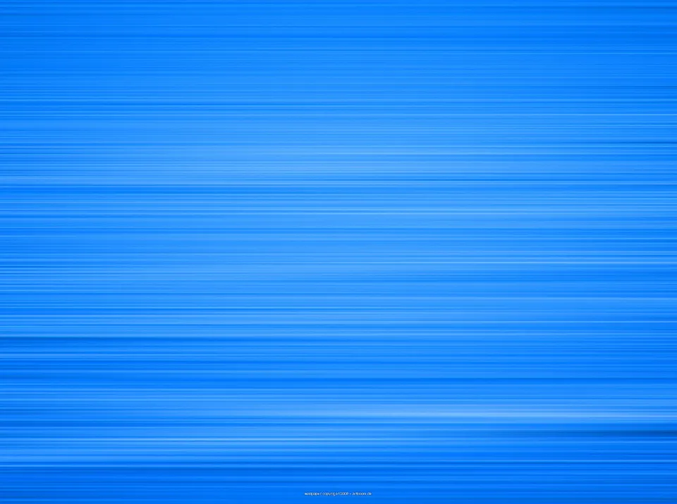 Abstrakte blaue Fläche mit feinen, horizontal verlaufenden hellen und dunklen Streifen, die wie Bewegungsunschärfe wirken.