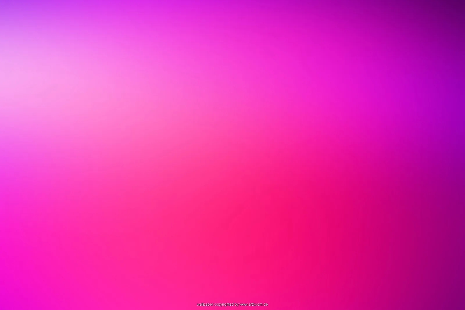 Weicher Farbverlauf von Violett oben über Magenta bis Pink unten, links oben heller.