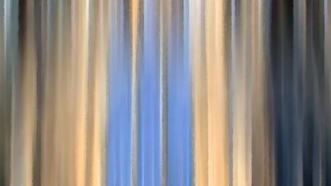 Abstrakte vertikale Streifen in Beige, Blau und Dunkelgrau, weich verwischt.