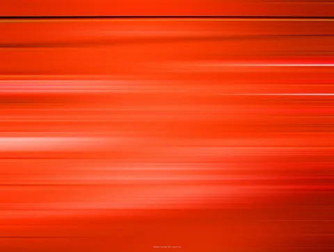 Abstraktes Bild mit horizontalen roten und orangefarbenen Streifen, die von hellen Lichtbahnen durchzogen sind.