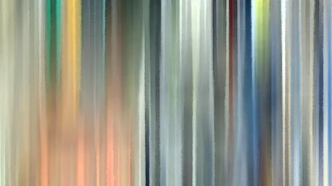 Abstraktes Bild aus senkrechten, verwischten Streifen in Grau, Beige, Blau, Orange und Grün