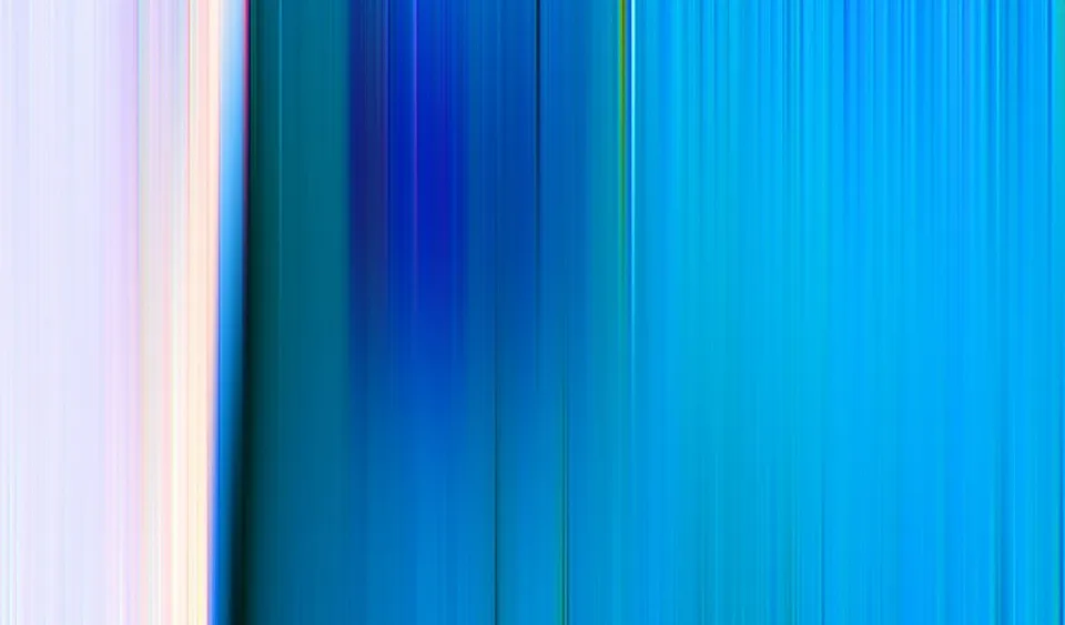 Abstraktes Bild mit senkrechten, verwischten Streifen in Blau, Türkis und Helllila, links fast weiß, nach rechts in kräftiges Cyan übergehend.