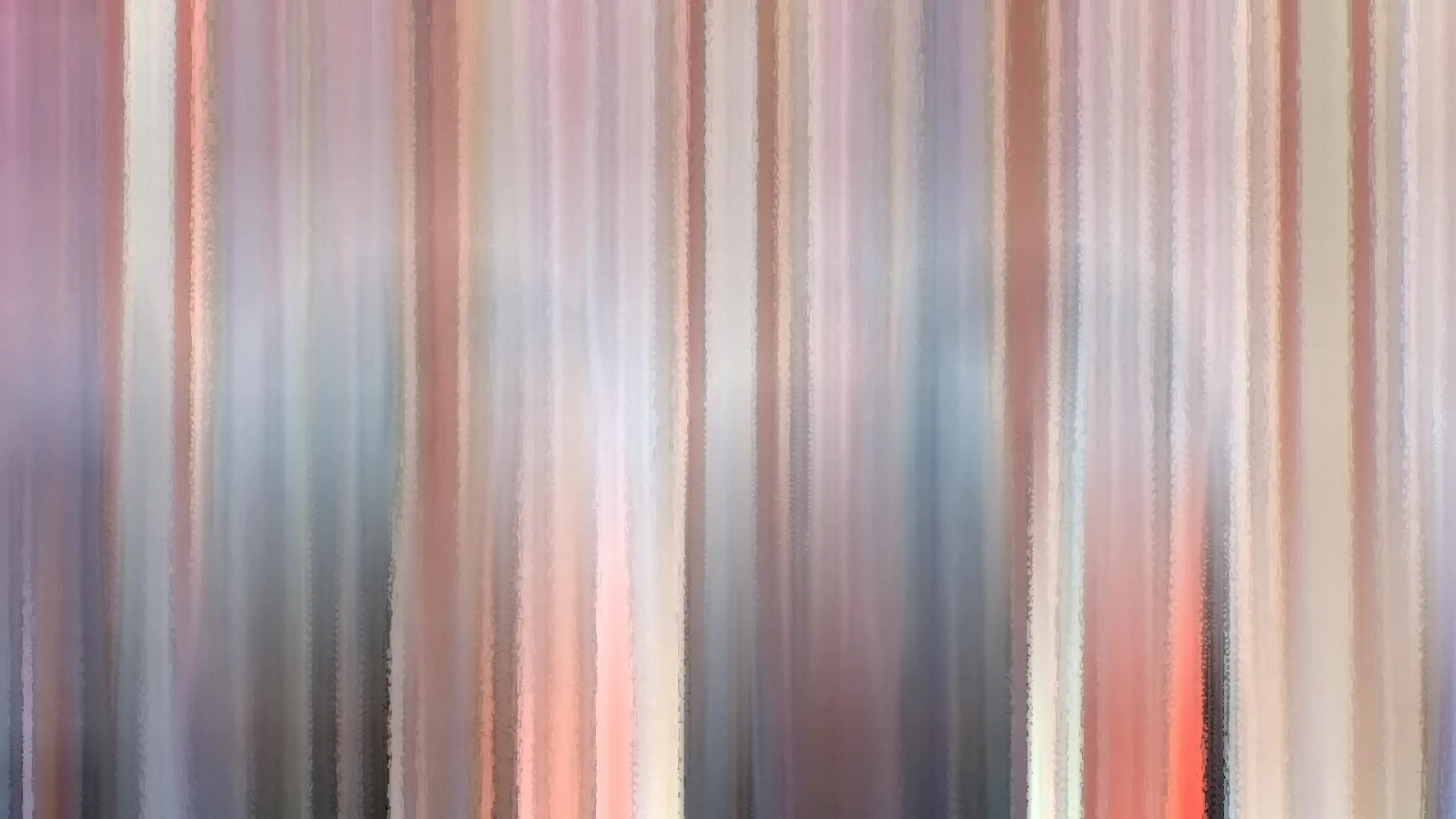 Abstrakte Komposition aus senkrechten, weich verlaufenden Streifen in Rosa, Grau, Creme und Apricot.
