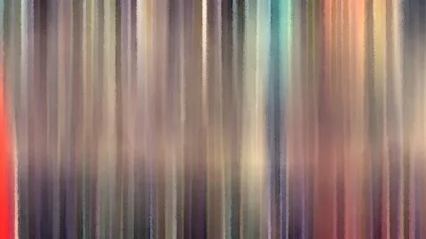 Abstraktes Bild aus senkrechten, verwaschenen Streifen in Grau, Beige, Rosa und Petrol, links ein roter Rand.