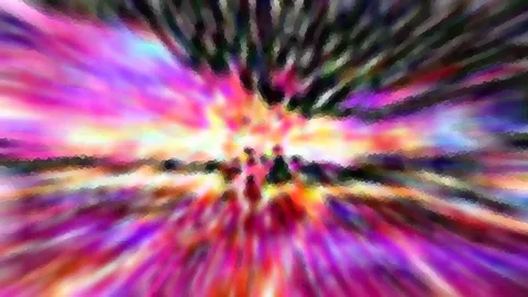 Abstraktes Bild mit radialer Bewegungsunschärfe in Pink, Violett, Orange und Gelb, im Zentrum helles Licht und einige dunkle Formen.