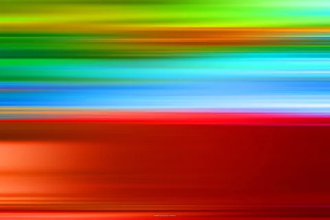 Horizontal verwischte Streifen in Grün, Gelb, Blau und Rot, im unteren Bereich dunkelrote Fläche.
