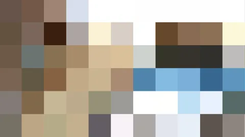 Abstraktes Pixelmosaik aus rechteckigen Farbfeldern in Braun, Beige, Blau und Weiß, ohne erkennbare figurative Motive.