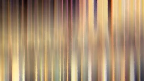 Abstrakte, unscharfe vertikale Streifen in Gold, Beige, Braun und Mauve.