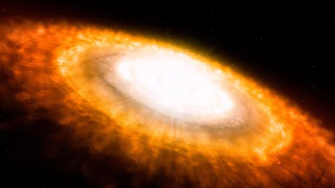 Digitale Darstellung einer leuchtend orangefarbenen Scheibe aus Staub und Gas um einen hellen Stern vor schwarzem Weltraum.