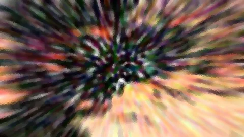 Abstrakte Komposition aus bunten Streifen, die vom Zentrum radial nach außen verlaufen, mit grünen, violetten und orangefarbenen Tönen und pixeligen Kanten.