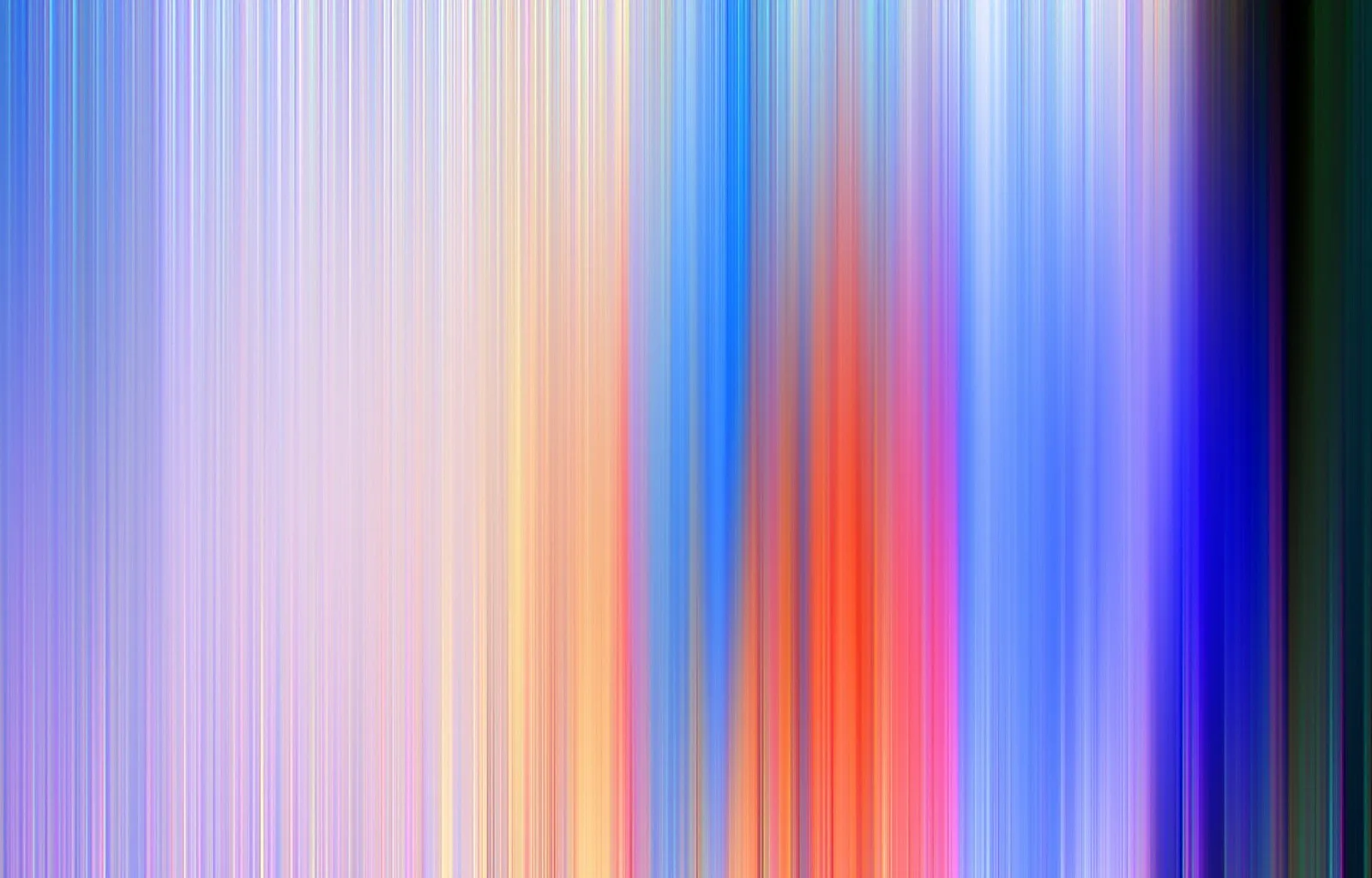 Vertikale, farbige Lichtstreifen in Blau, Lila, Gelb, Orange, Rot und Pink, rechts in dunkles Blau und Grün auslaufend.