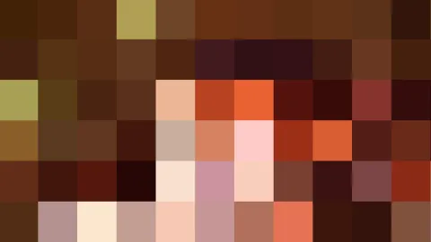 Grobes Pixelraster in Braun-, Ocker- und Hauttönen mit hellen Feldern in der Mitte und dunklen Rändern