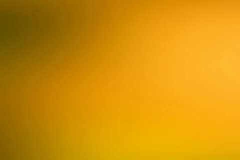 Unscharfer Farbverlauf von dunklem Olivbraun links oben über Orange bis zu hellem Gelb unten rechts
