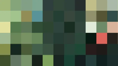 Raster aus quadratischen Farbfeldern in Grün, Blaugrün und Schwarz, dazwischen ein einzelnes rotes Feld sowie helle gelbe und beige Töne.