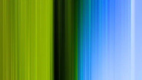 Abstrakte vertikale Streifen, die von Olivgrün über Schwarz in Blau und helles Hellblau übergehen, wie eine verwischte Bewegungsaufnahme.