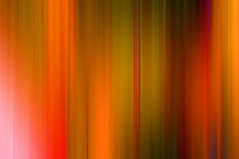 Abstrakte Komposition aus vertikalen, verwischten Streifen in Orange, Rot, Gelb und Dunkelbraun, links heller werdend bis zu Rosa.