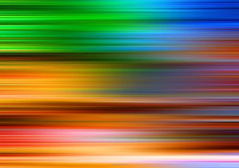 Abstrakte horizontale Streifen in Grün, Blau, Orange und Rot, die wie verwischte Bewegung wirken.