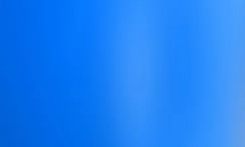 Verschwommener blauer Farbverlauf, dunkler links, heller und leicht gestreift nach rechts