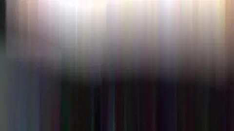 Verwischte vertikale Streifen in Weiß, Beige und Blaugrau, oben hell und nach unten in fast schwarze Dunkelheit übergehend.