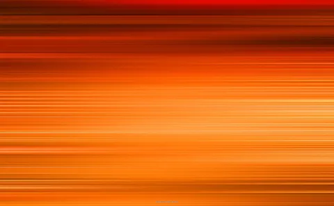 Horizontal verlaufende, orangerote Streifen mit hellen Lichtbahnen, die zur Bildmitte hin heller werden.