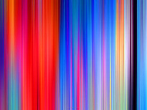 Abstraktes Bild aus vertikalen, verwischten Streifen in Rot, Orange, Pink, Blau, Violett und Weiß, die von links nach rechts ineinander übergehen.